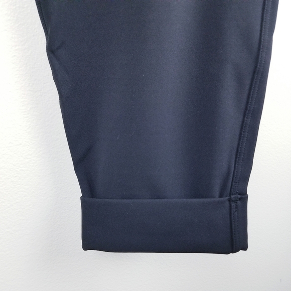 Lululemon Women's Black Jogger Pants - Picture 7 of 7